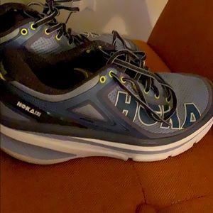 Women’s running shoes